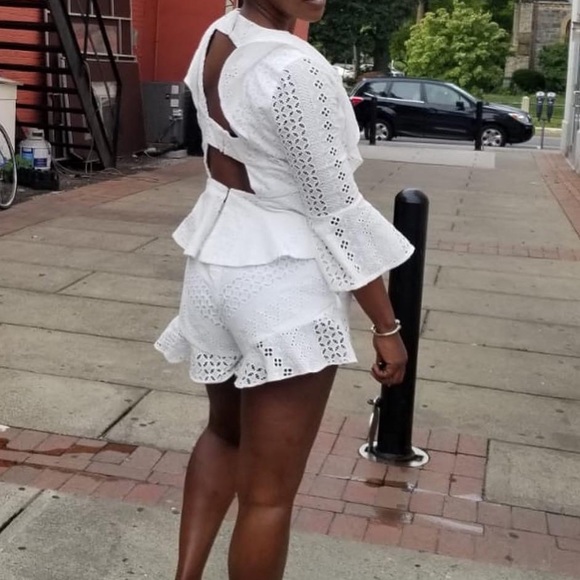 BCBG max azria 2 piece shorts sets in white - Picture 2 of 2